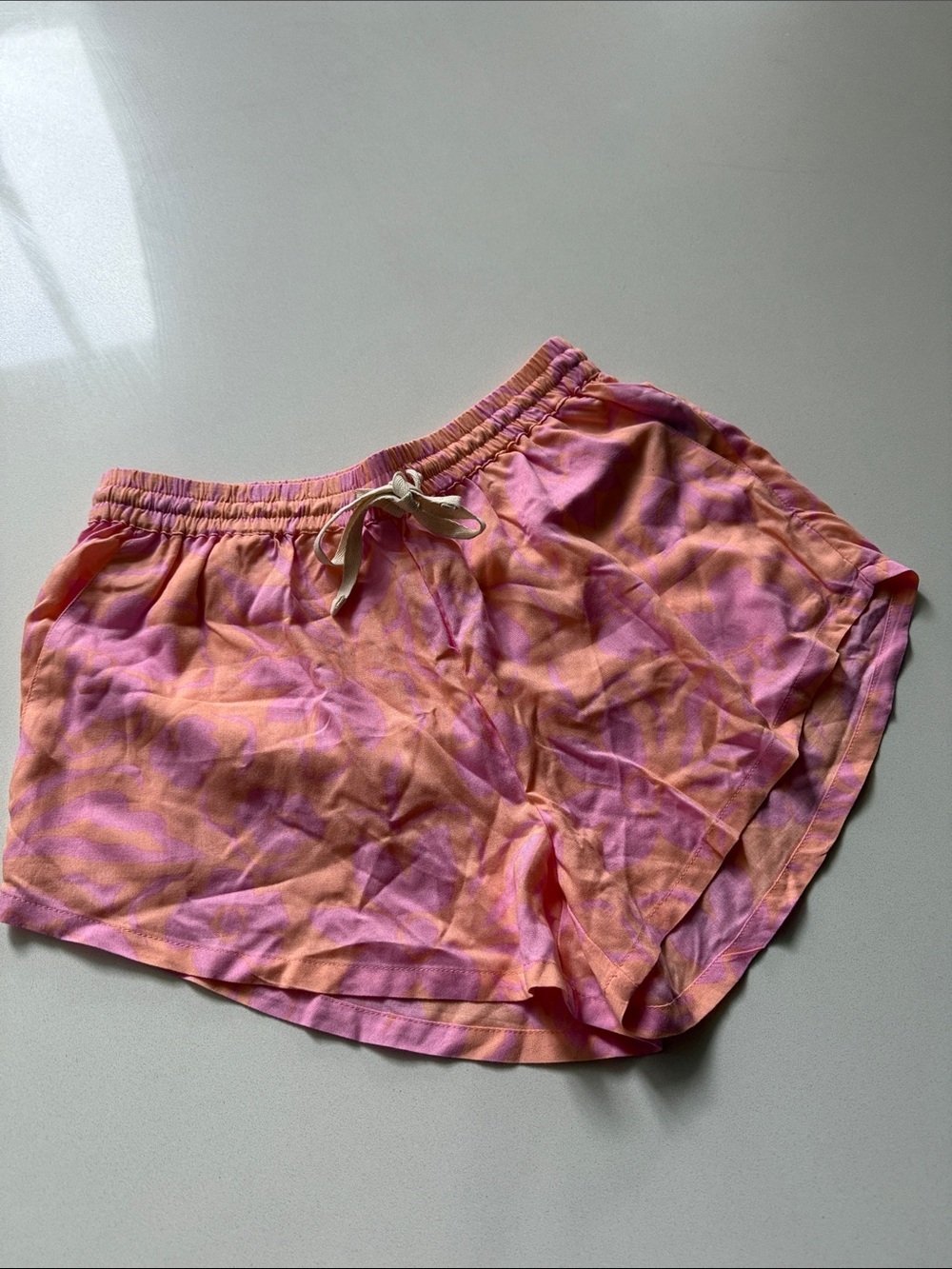 Billabong Pink and Orange Patterned Women’s Shorts with Pockets. Size M